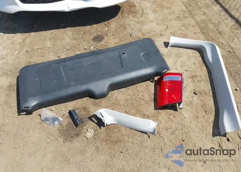 2010 Honda Pilot Touring z USA, uszkodzony, nr VIN 5FNYF4H82AB039906